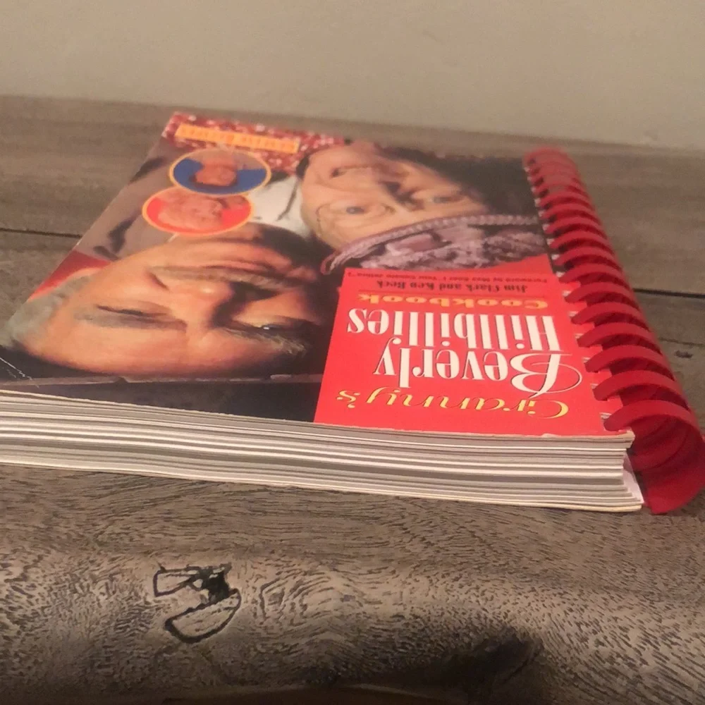 Rare!🦄Granny’s Beverly Hillbillies Spiral Bound Cookbook! - Picture 8 of 11